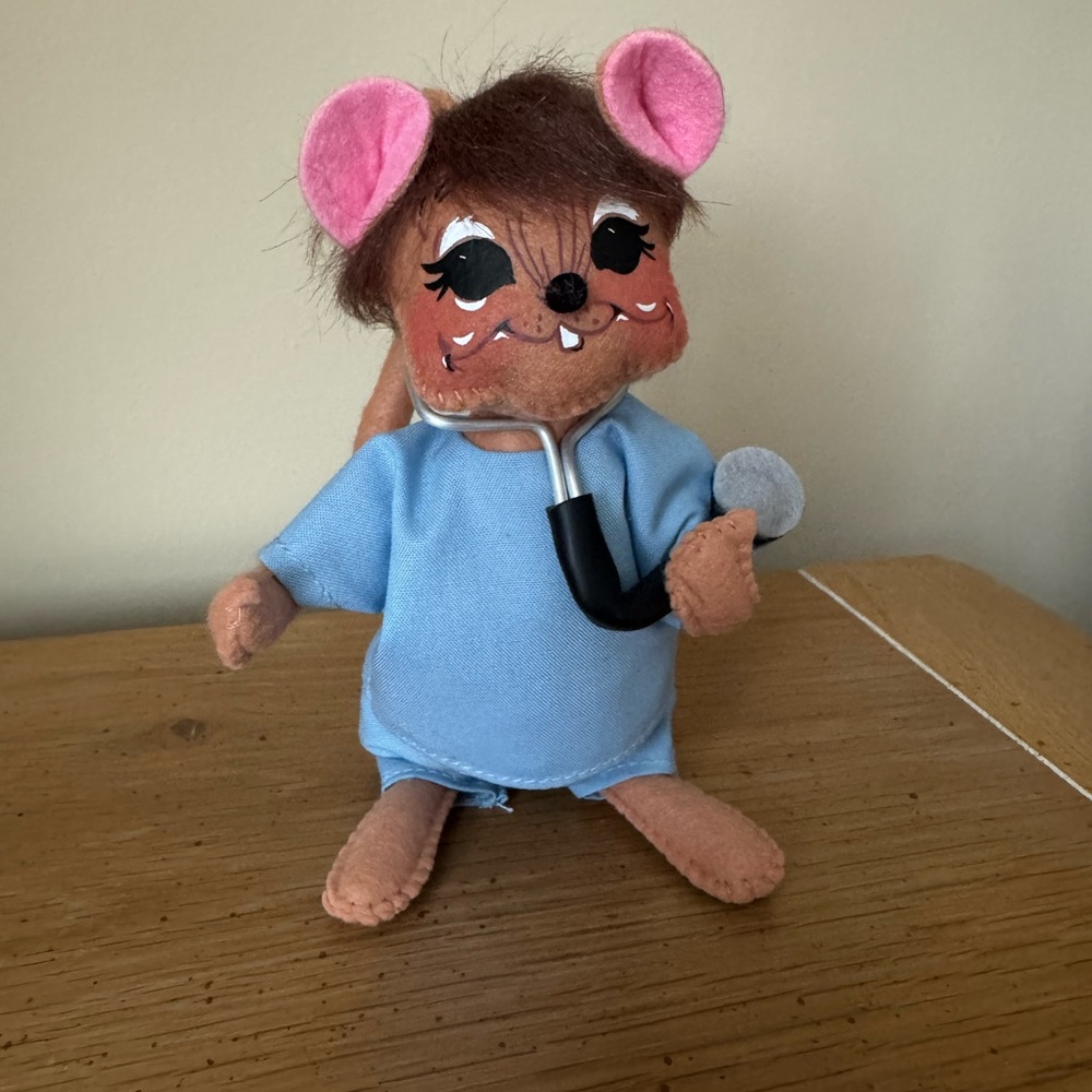 Annalee Medical Mouse